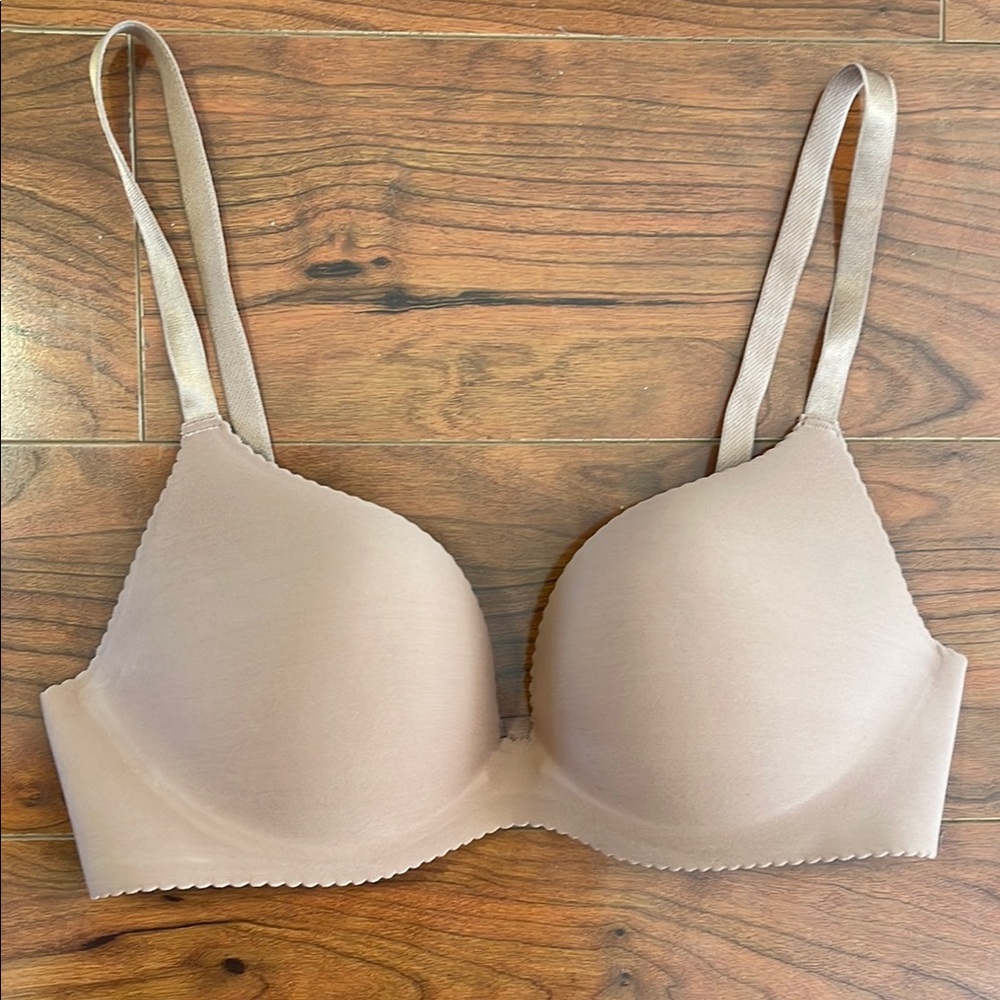NWOT Brown Bottims Essential T-Shirt Bra – Bilen 32C